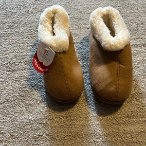 EverFoams Slippers with Cream Fur
